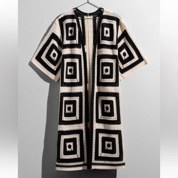 300. Crochet geometric knitted cardigan in black white - Picture 2 of 4